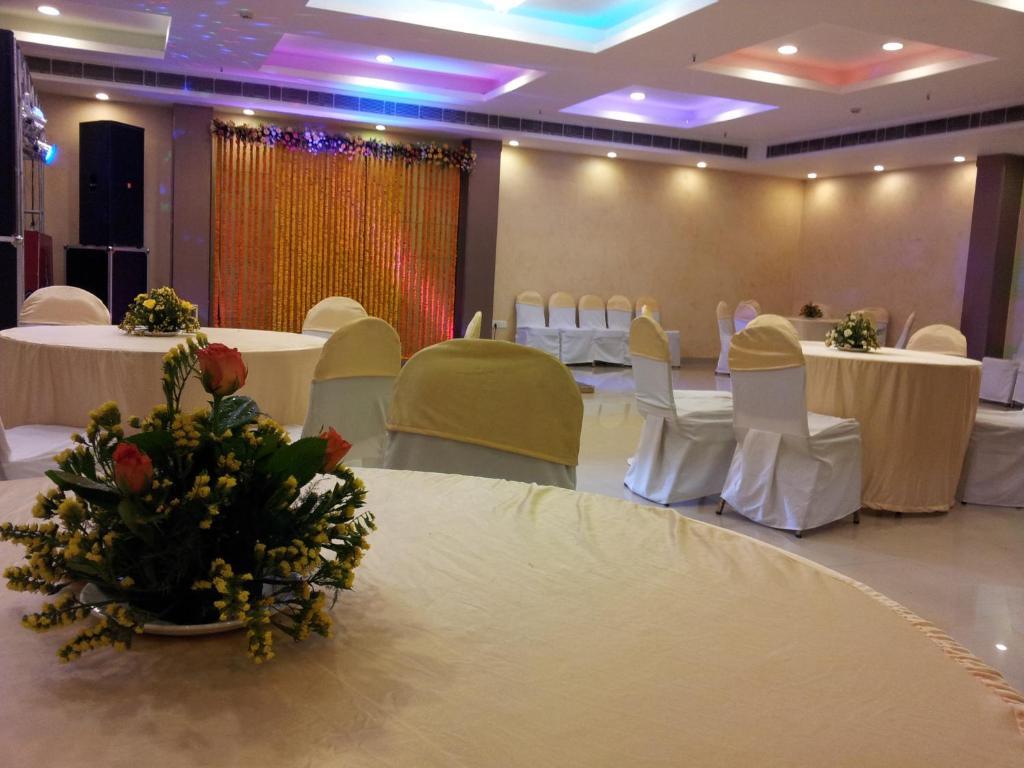 Oyo 1227 Hotel Rousha Inn Ghaziabad Bagian luar foto