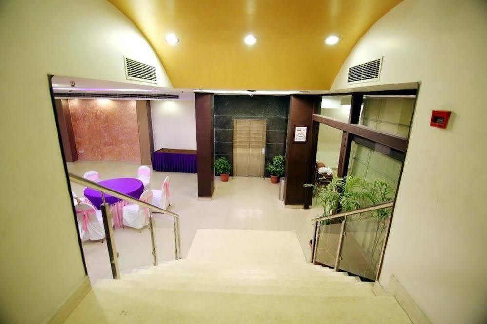 Oyo 1227 Hotel Rousha Inn Ghaziabad Bagian luar foto